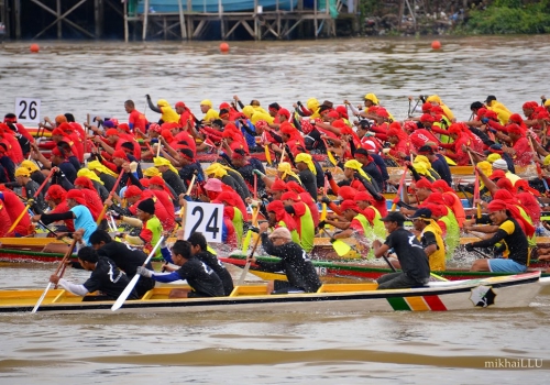 International Dragon Boat regatta part of Sarawak Regatta 2014