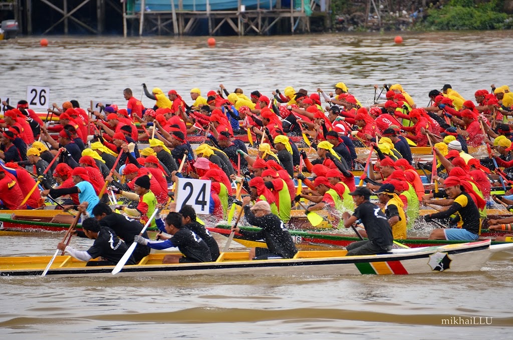 International Dragon Boat regatta part of Sarawak Regatta 2014
