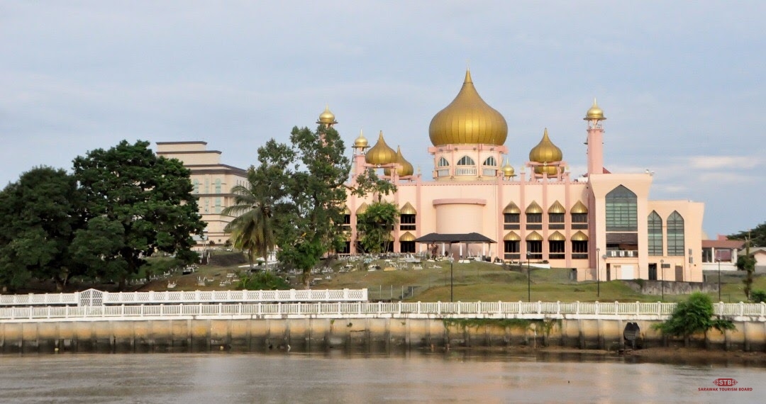 Sarawak River Cruise - View of State Mosque