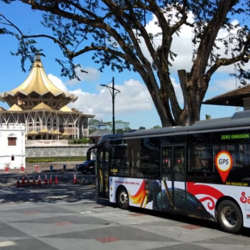 Electric bus debuts on Friday, passengers ride for free for 3 months