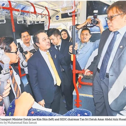 Kuching’s Hydrogen bus service starts, free rides all the way to Damai
