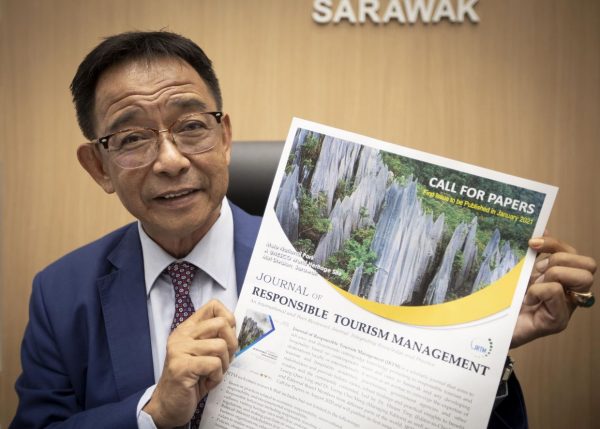 负责任的砂拉越游客 Sarawak Tourism Minister Datuk Abdul Karim Kuching
