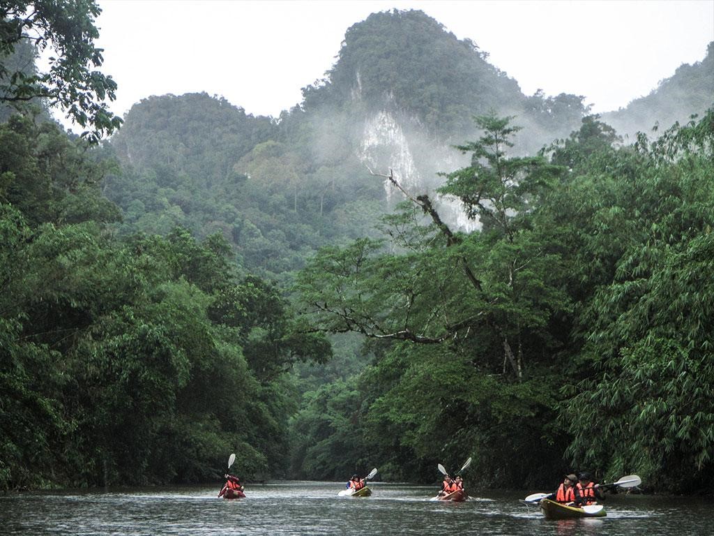 Kayaking and rafting at Semadang